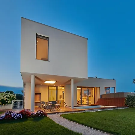 Frida Villa
